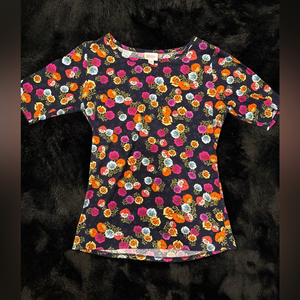 LuLaRoe Disney Top SZ M
